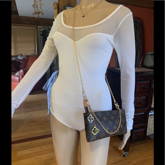 🚫SOLD🚫LV POUCH GM FAB SUPER ATTRACTIVE 7.85”x4.25 😍🔥😍 - Picture 10 of 15